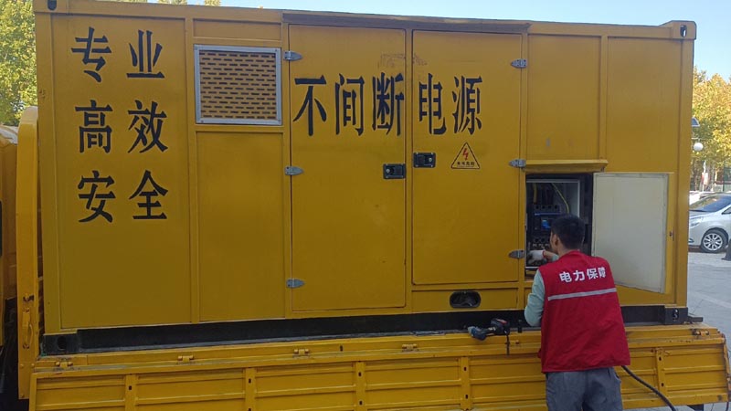 江阳柴油发电机组和UPS电源配合使用时，如何避免切换过程中的电力中断？